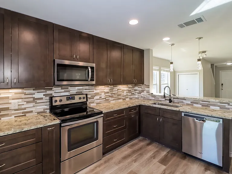 121 Camellia Dr — Photo 6