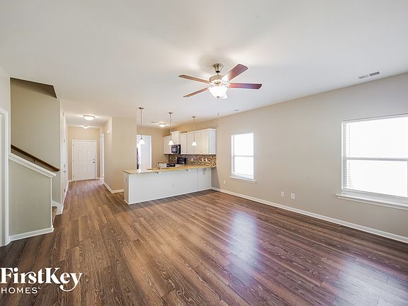 4th image of 1376 Kensington Blvd