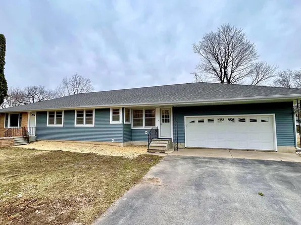 124 Cedar St SE, Mazeppa, MN 55956