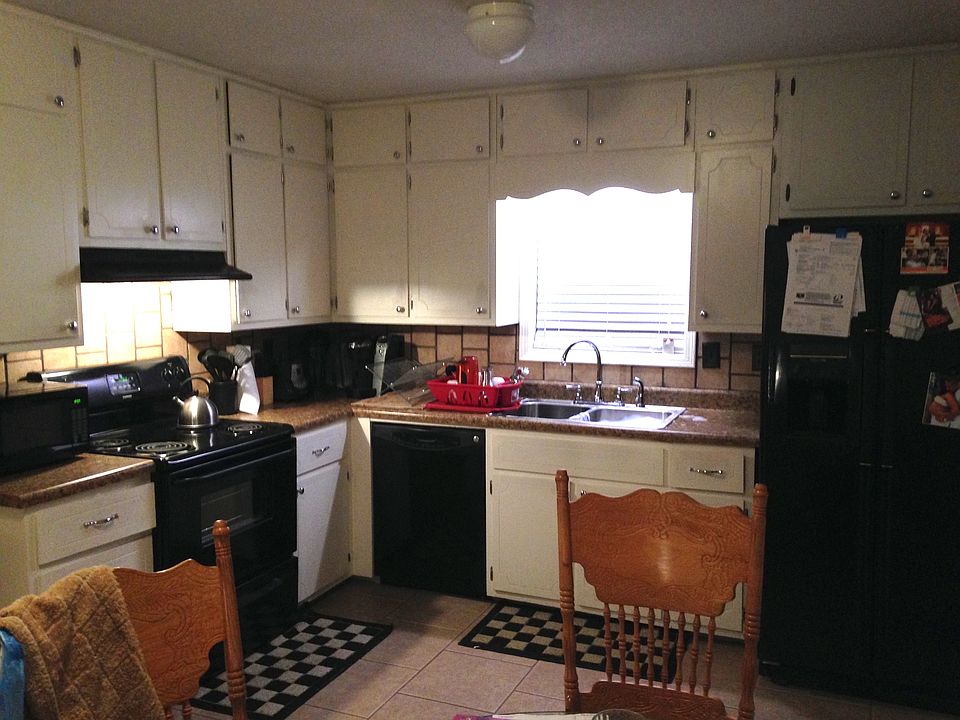 2nd image of 3156 Lincoln Ave