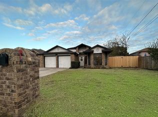6605 Silver Spruce Dr, Arlington, TX 76001