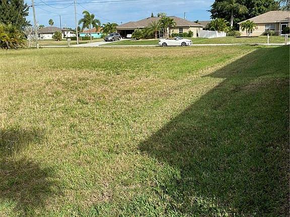 5th image of 3306 SW 26th Pl