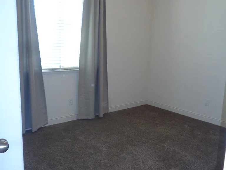2140 Cling Dr — Photo 7
