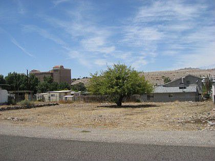 1st image of 285 Long Ave