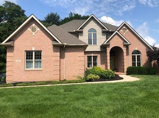 172 Woods Edge Ct, Wilmington, OH 45177