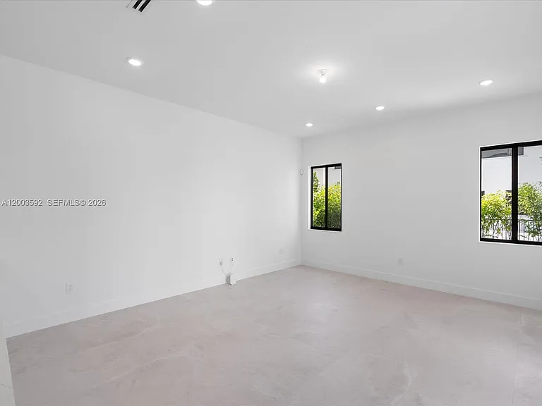 19602 NE 14th Ct — Photo 47