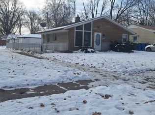 25007 Hopkins St, Dearborn Heights, MI 48125