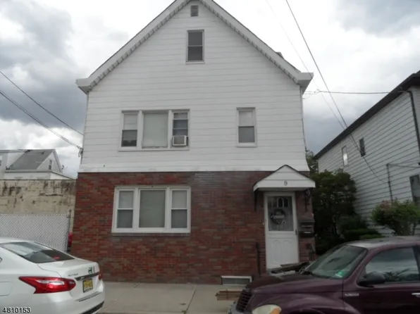 9 Althea St, Clifton, NJ 07013