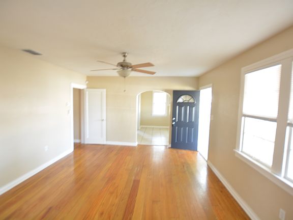 3rd image of 119 Longfellow Blvd
