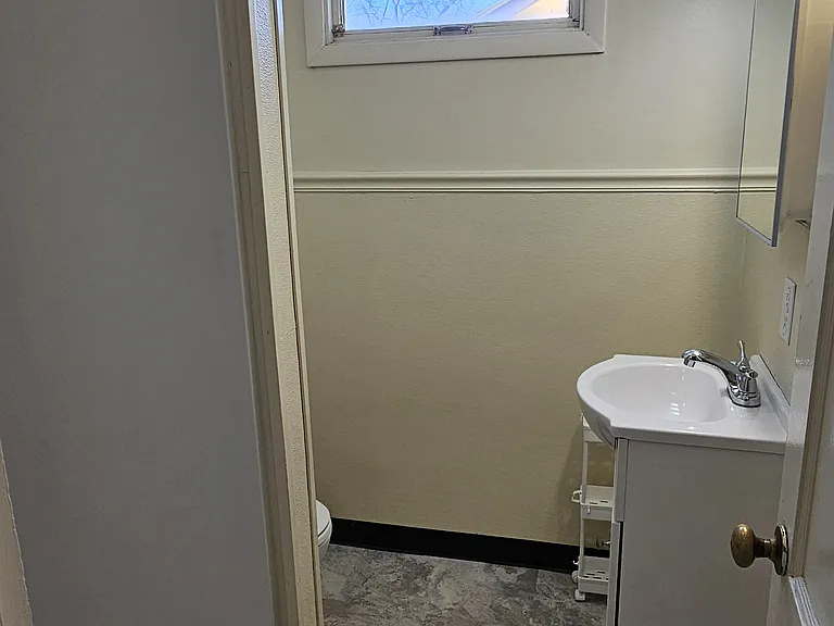 330 W State St #7 — Photo 3