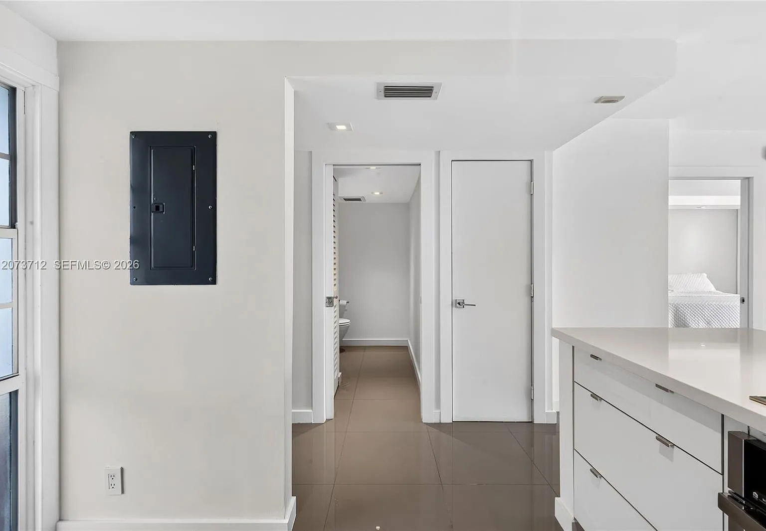 Bravura I Condo — Photo 3
