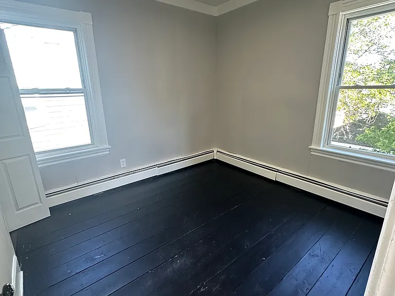 129-131 Hendrick St — Photo 13