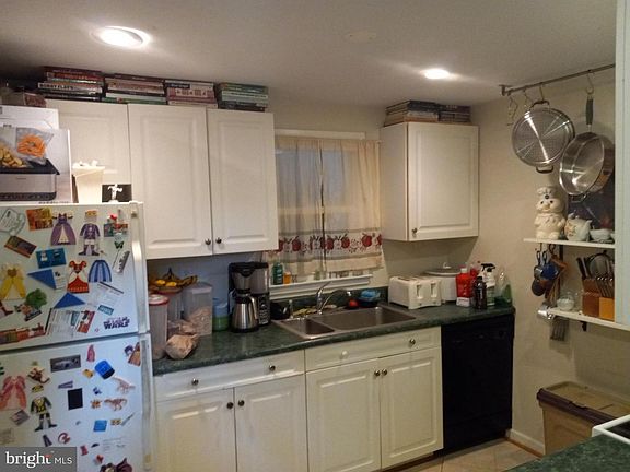 4th image of 14324 Bismark Ave
