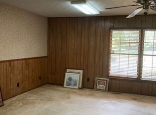 403 Rose Ln, Douglas, GA 31533