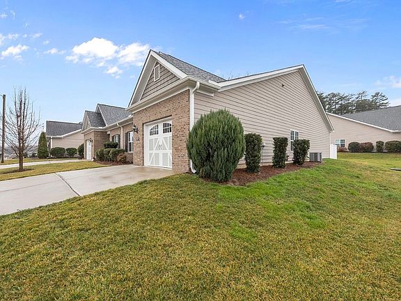 5th image of 1619 Riverwalk Dr