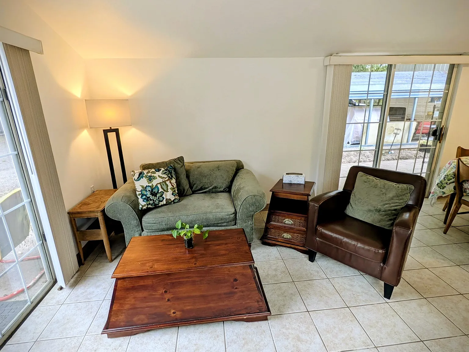 Studio, 575 sqft, $1,150 — Photo 3