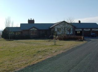 9 Rosebud Ln, Coxsackie, NY 12051