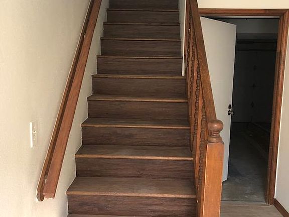 5th image of 1752 Arlington Ave