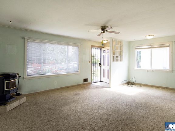 5th image of 332 E Lopez Ave