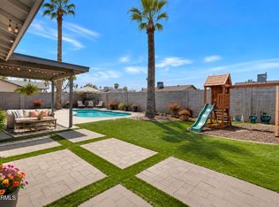 911 W Loughlin Dr, Chandler, AZ 85225