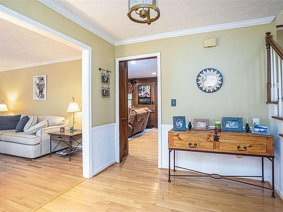 4th image of 3838 Hunting Ridge Dr