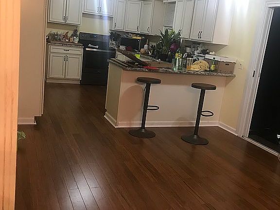 4th image of 80 Sandra Ln