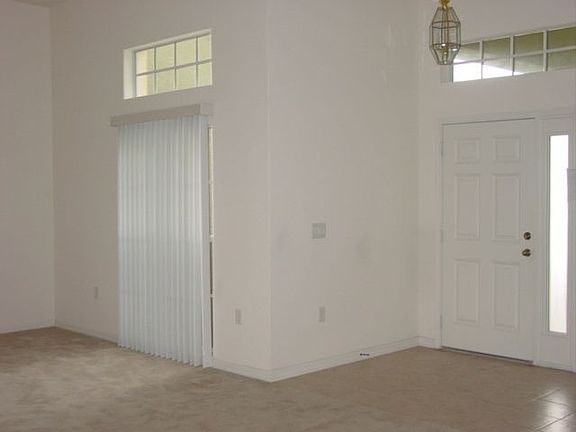 Entry/Foyer