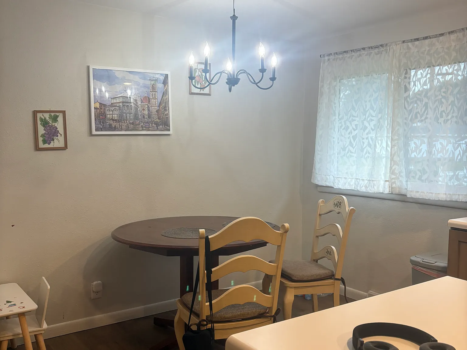 3 bed, 1.5 bath, 1834 sqft, $1,900 — Photo 4