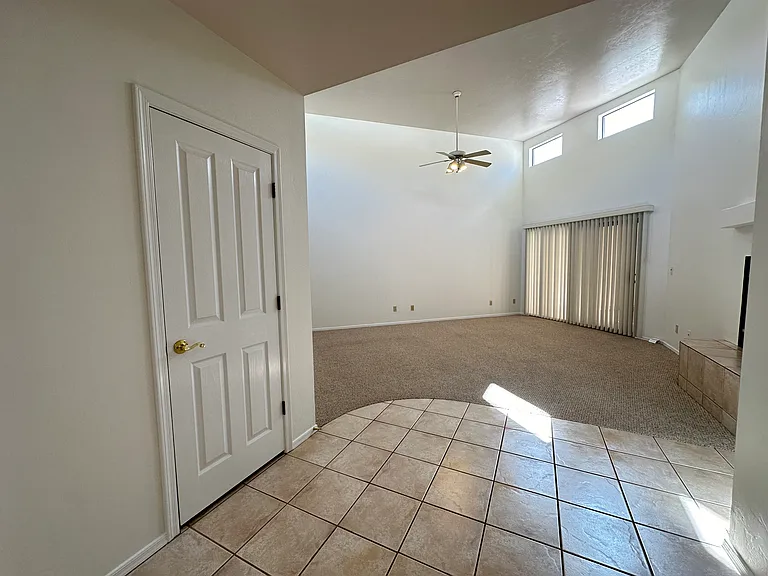 8435 N Hanks Pl — Photo 15