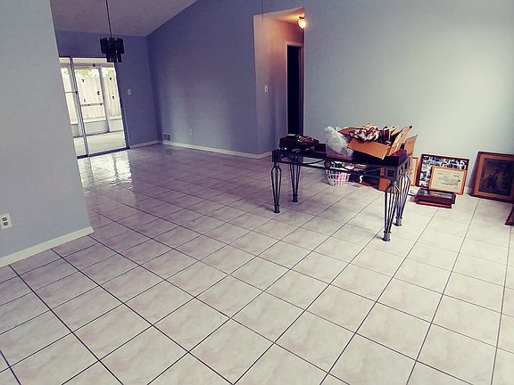 3rd image of 110 Meriwood Dr