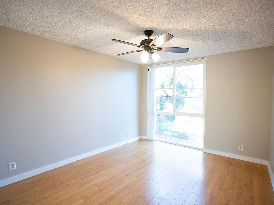 1st image of 165 N Michigan Ave #210