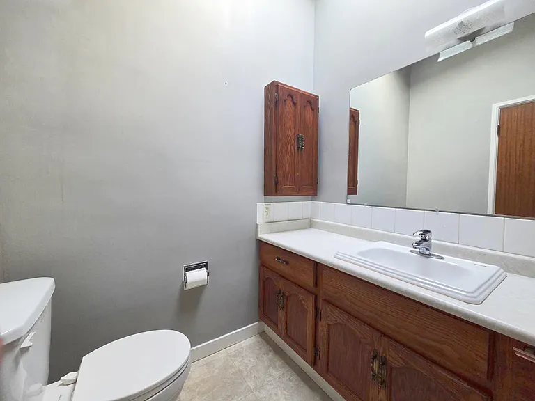 8820 Meadowlark Rd NW — Photo 9
