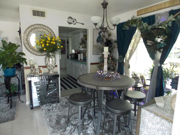 4th image of 114 NW Airoso Boulevard