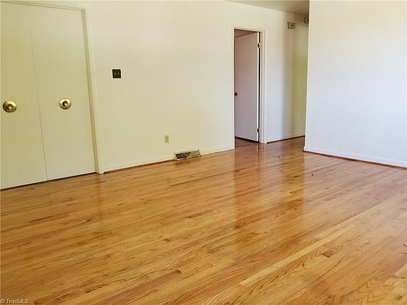 2nd image of 3603 Fletcher Dr