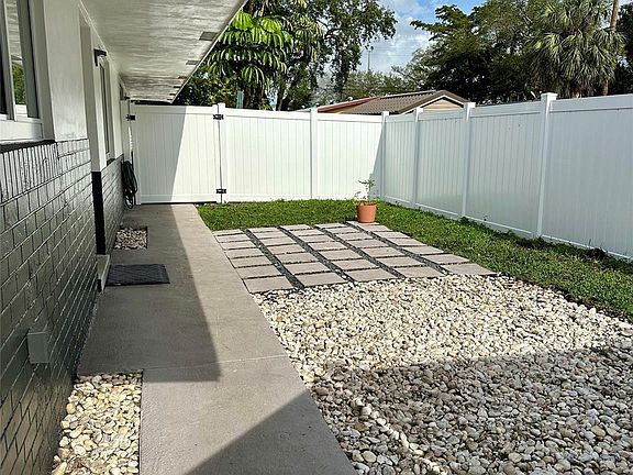 2nd image of 1811 SW 21st Street