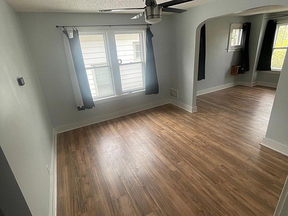 3rd image of 434 Victoria Blvd Floor 2