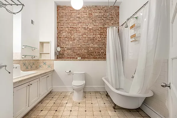 Rented by Compass | media 7