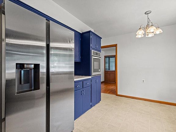 5th image of 7429 W Glendale AVENUE