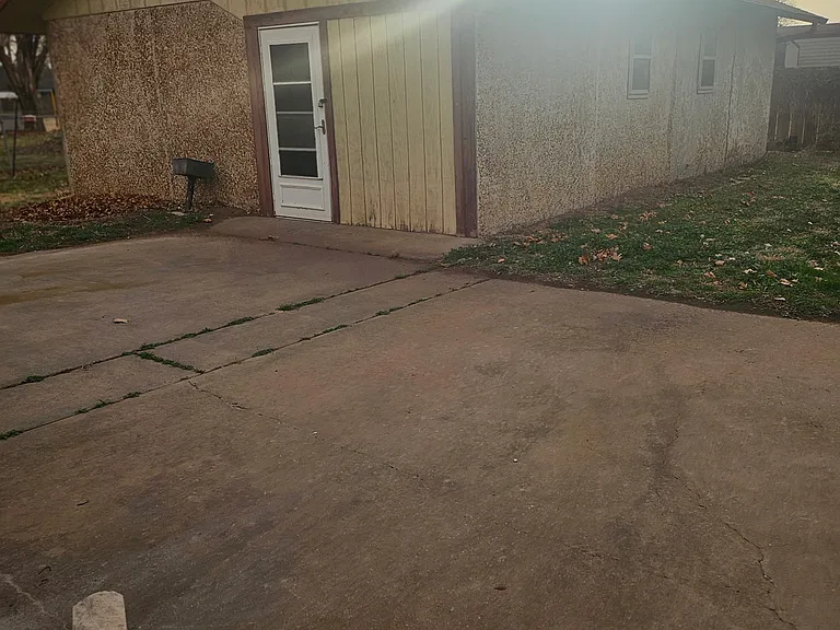 522 N Harding St — Photo 8
