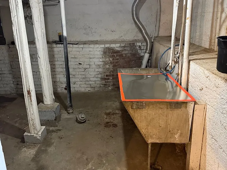 7947 N Wabash Ave — Photo 12