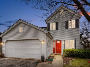 6426 Parksleg Ct, Lisle, IL 60532