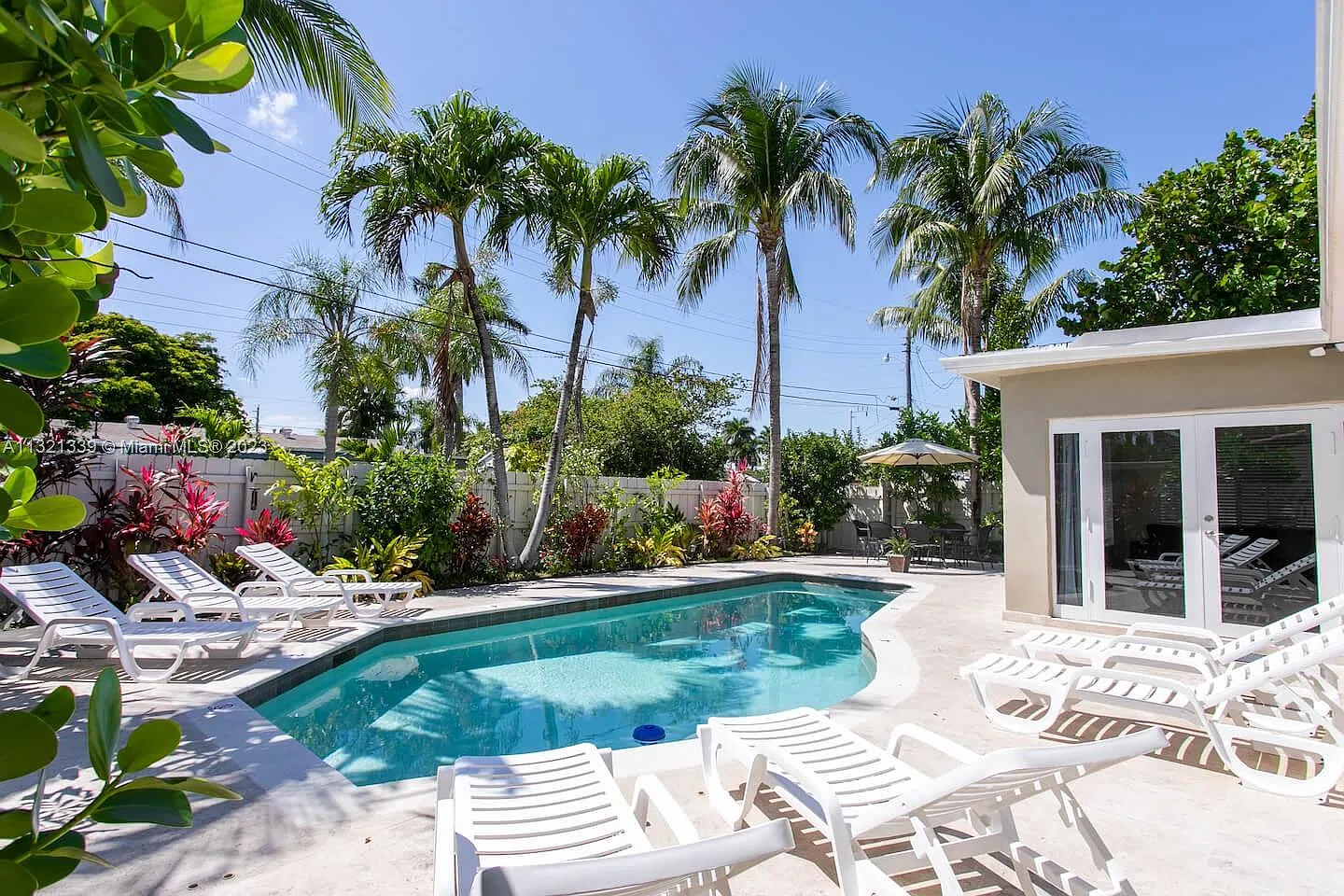 Country Club Homes — Photo 3