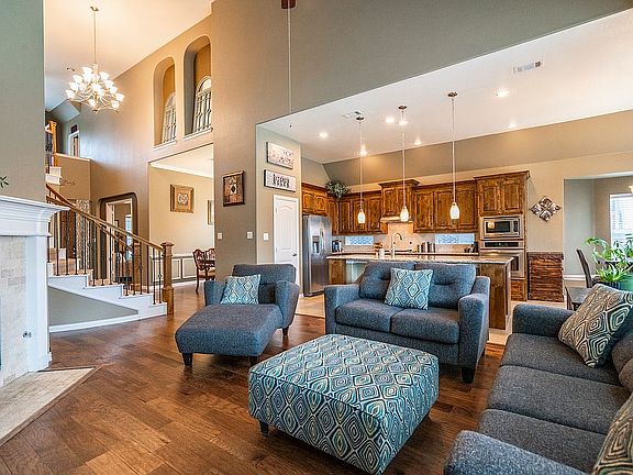 3rd image of 3125 Tropica Dr