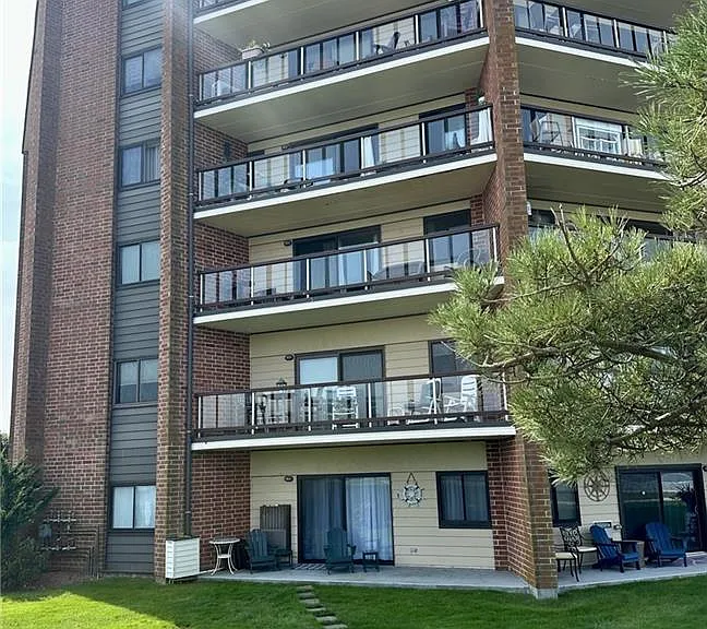 3 Capella St S — Photo 23