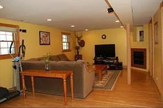 4th image of 7803 Janes Ave