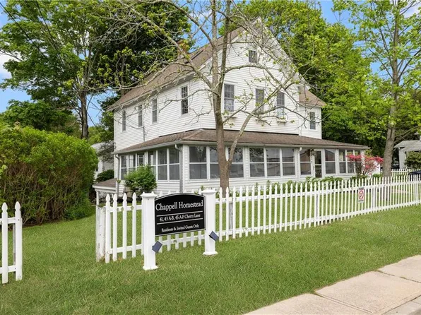 43 Cherry Ln #A, Wakefield, RI 02879