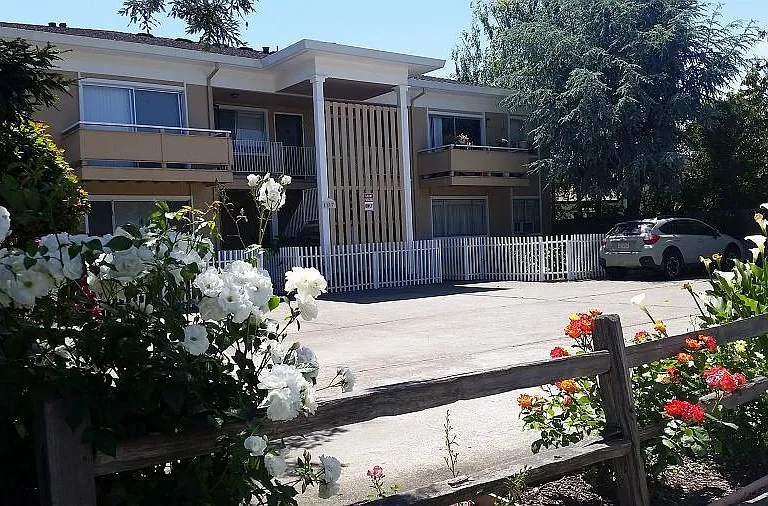 1117 Olive Ave — Photo 1