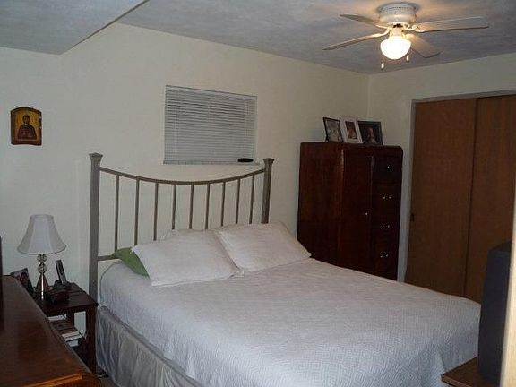 3rd image of 9904 Lakeford Ln