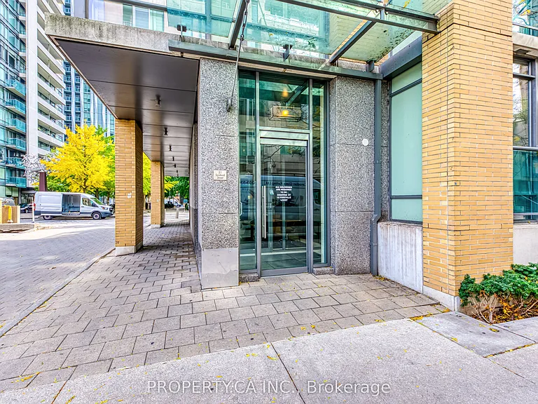 21 Scollard St #406 — Photo 40