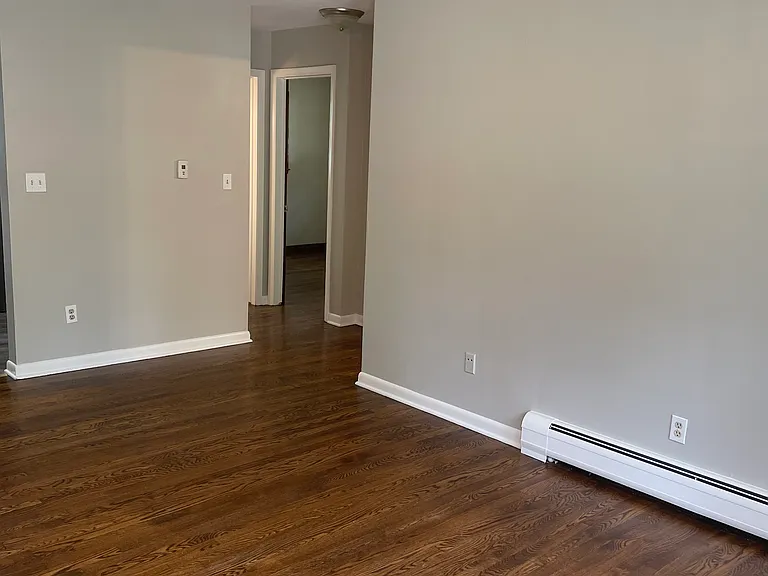 2900 Elisha Ave #B — Photo 5